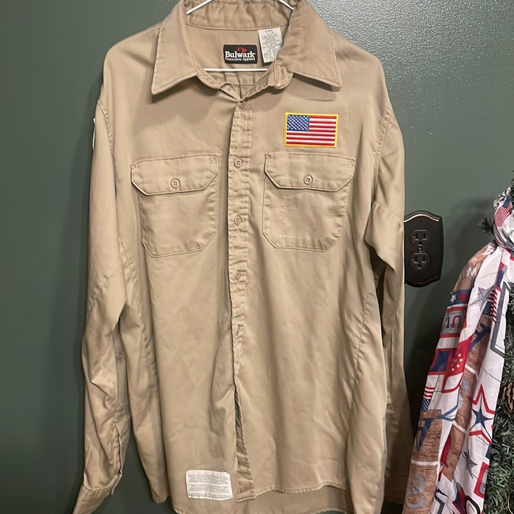 Mens FR khaki button down lrg